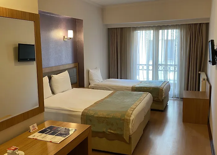 Grand Anzac Hotel